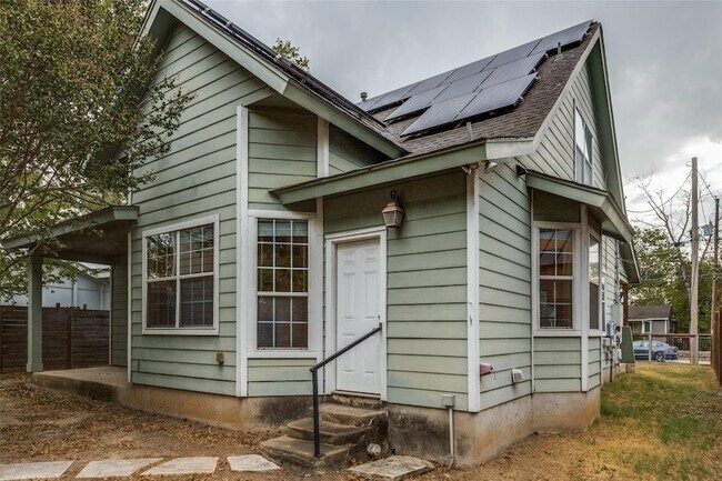 Building Photo - 1604 Walnut Ave