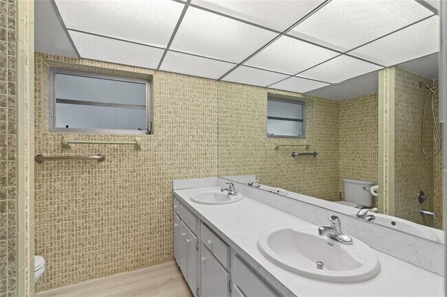Building Photo - 2160 NW 66th Ave