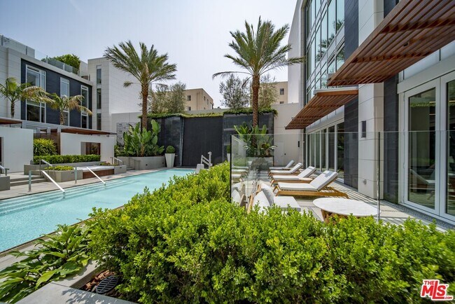 Building Photo - 9000 W 3rd St