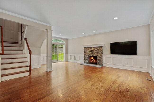 Building Photo - 83 Camp Ave