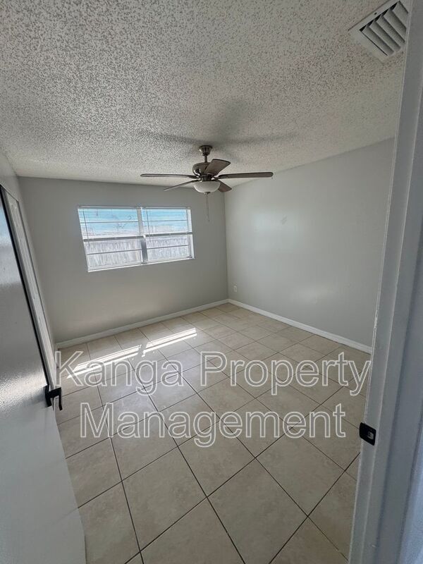 Building Photo - 3206 Louisiana Ave