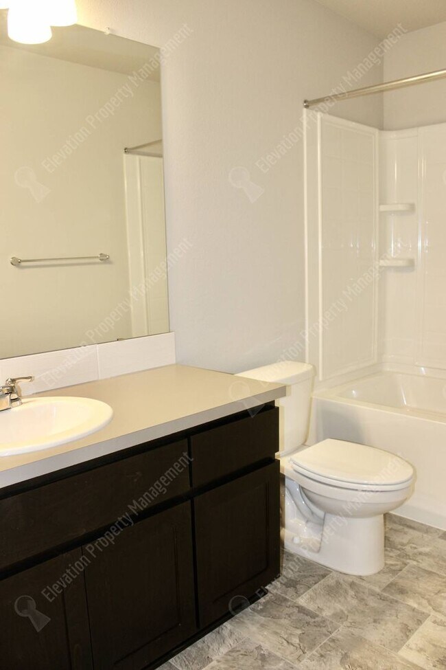 Building Photo - Home in Desirable Stone Creek – Close to t...