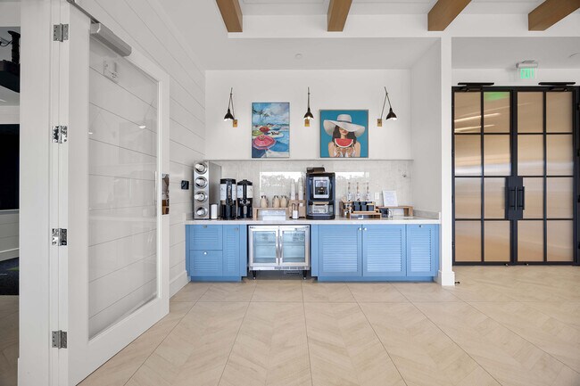 Building Photo - 828 Hideaway Cir E