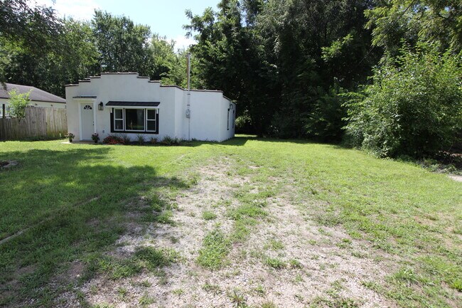 Building Photo - 103 Atwood Ave