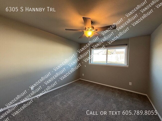 Building Photo - 6305 S Hannby Trl