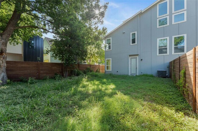 Building Photo - 1114 Walton Ln