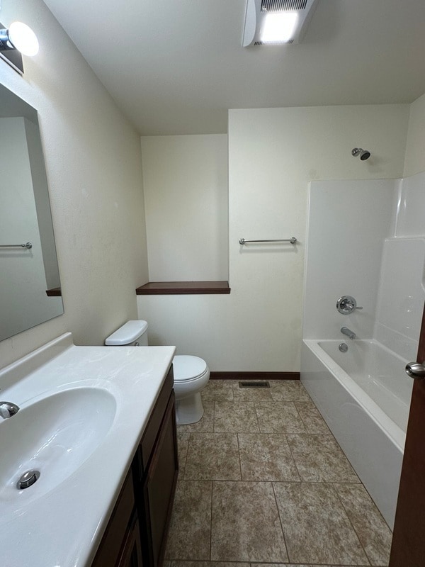 Building Photo - 1121 Prairie Rose Dr SW
