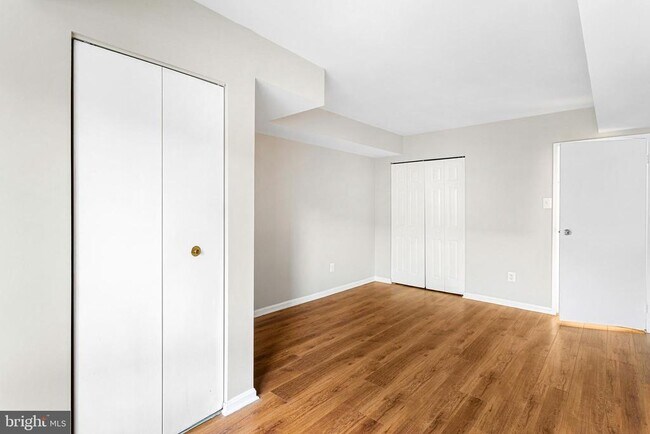 Building Photo - 6155 Edsall Rd