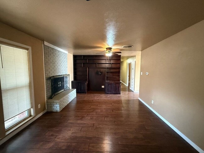 Building Photo - Cozy 3 BDR Home Located in the Sandia Scho...