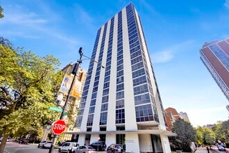 Building Photo - 1555 N Dearborn Pkwy