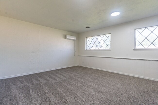 Building Photo - 4 Bedroom Rent to Own Home Available!