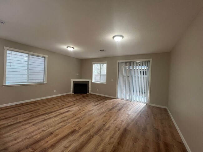 Building Photo - Recently Renovated! Spacious 3 Bedroom Home with Fenced Yard, Patio, and 2-Car Garage With Move I...