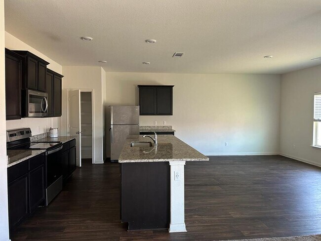 Building Photo - 225 Allington Cir