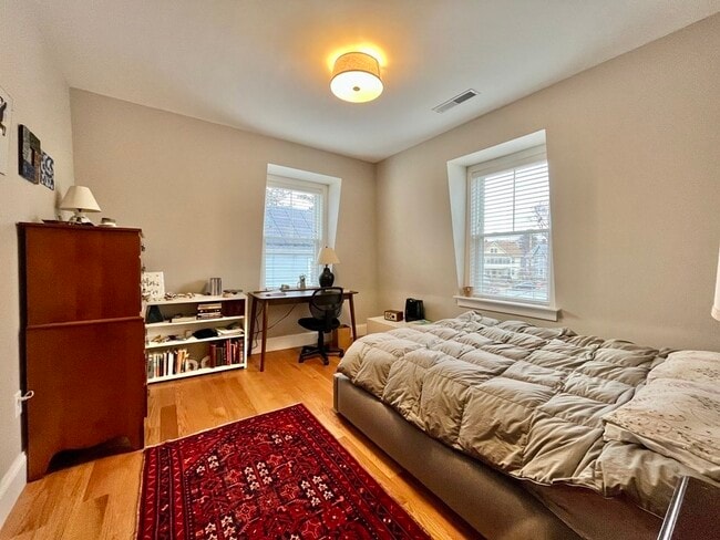 Building Photo - 9 Sherman St