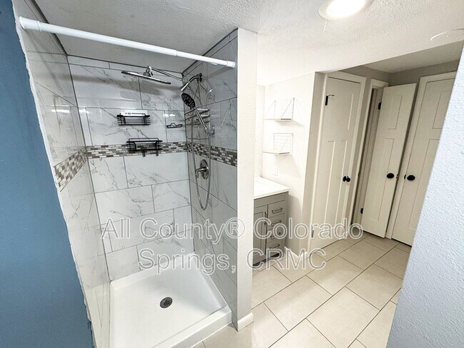 Building Photo - 460 Wintery Cir N