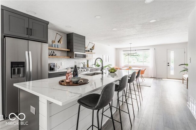 Building Photo - 649 Emerson Rd