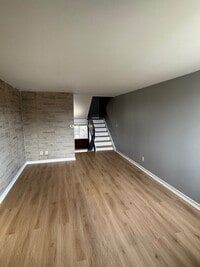 Building Photo - 3 Bed/1.5 Bath Condo for Rent!!