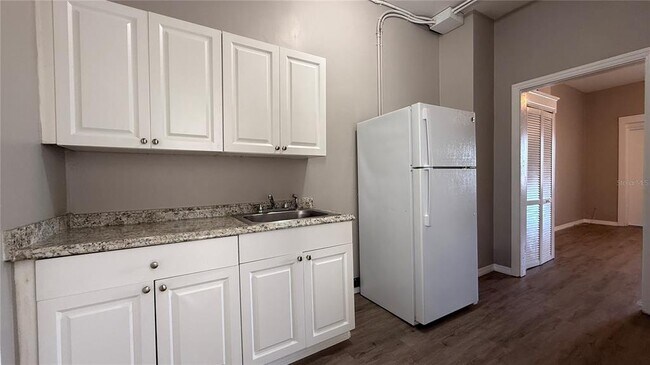 Building Photo - 7383 Waverly Rd