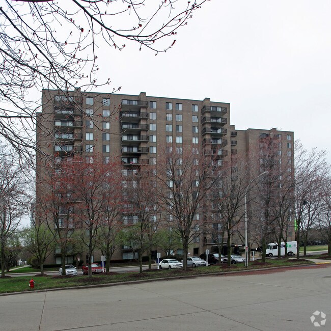 North Park Place Apartments 1630016400 N Park Dr Southfield MI 48075