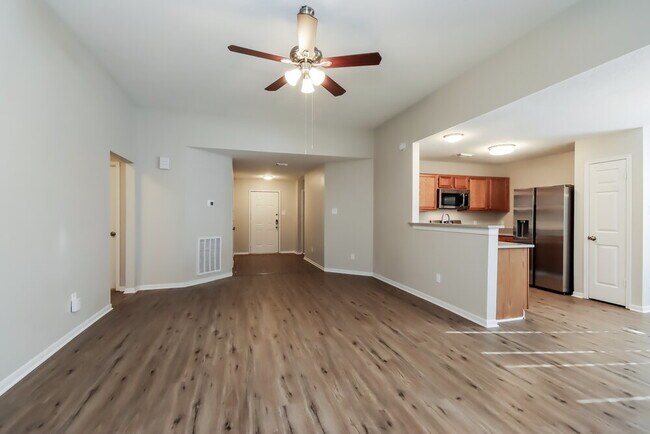 Building Photo - 906 Wisdom Dr