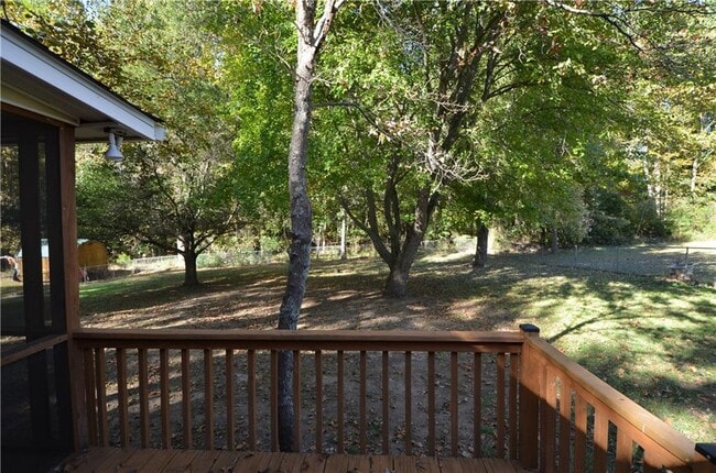 Building Photo - 180 Bruce Ct