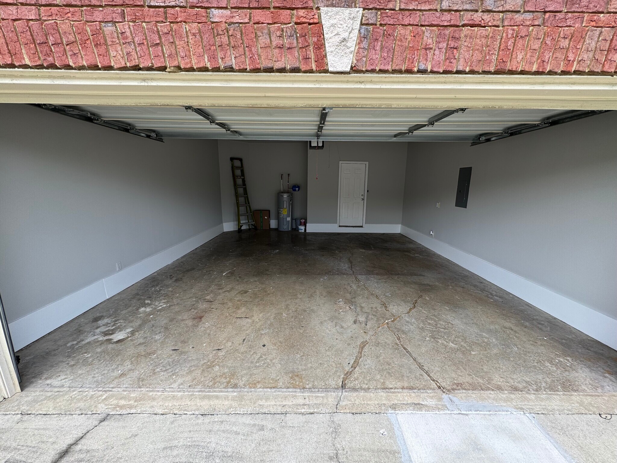 Building Photo - 140 Charlton Ln