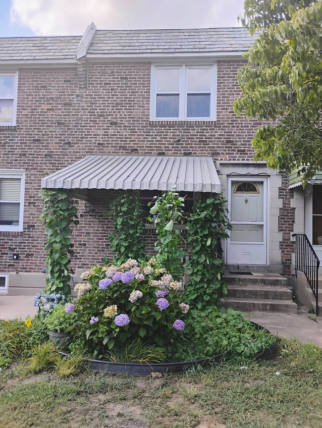 Building Photo - 2531 Irvington Rd