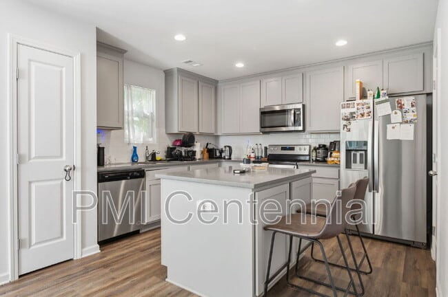 Building Photo - 1120 Wedgewood Dr NW