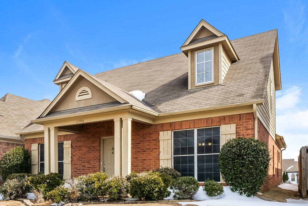 Building Photo - 1506 Lawson Dr