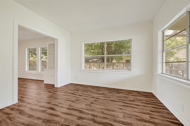 Building Photo - 7017 Schley St