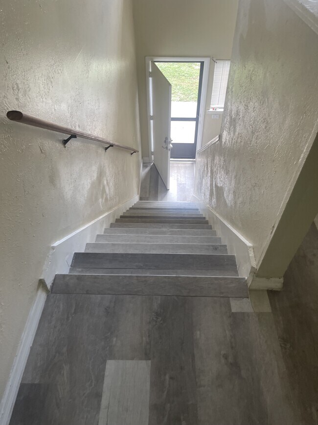 Building Photo - 3948 Crayrich Cir