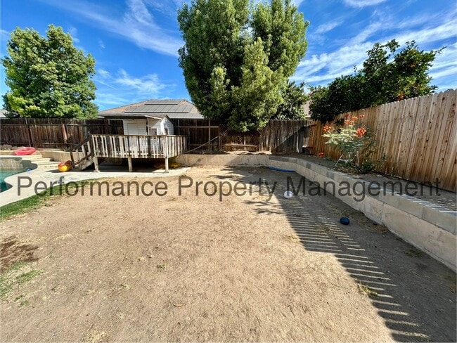 Building Photo - Stunning 4 Bed/3 Bath NW Bakersfield Home ...