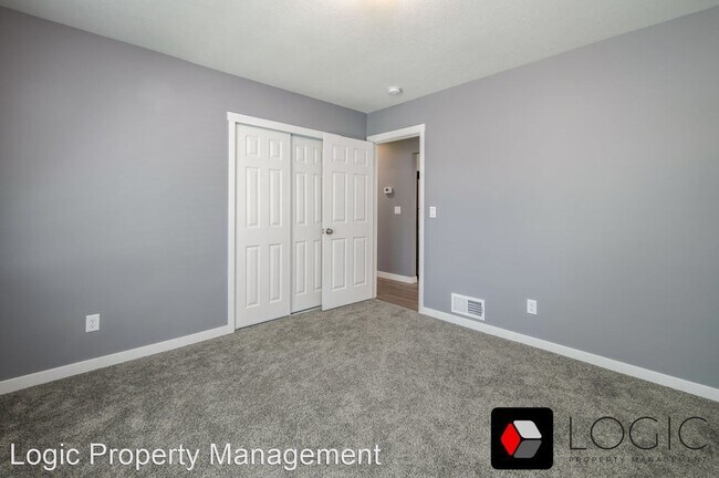 Building Photo - 4 br, 2 bath House - 4050 Porter Ave.