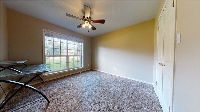 Building Photo - 1215 Glade St