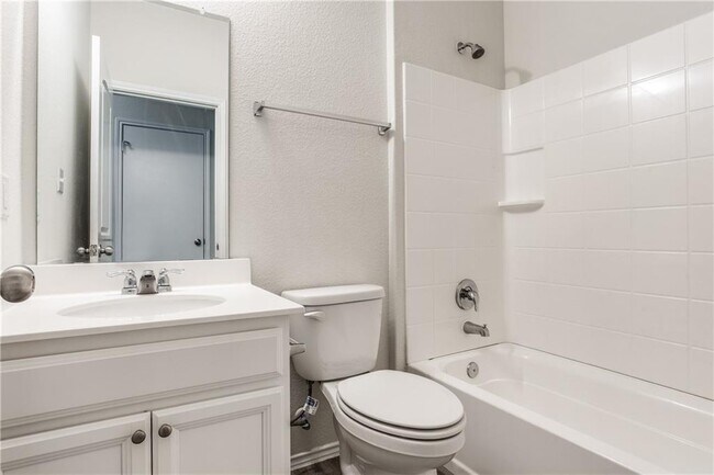 Building Photo - 1413 Cliffbrake Wy