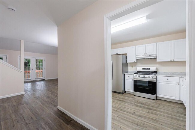 Building Photo - 1248 Falling Water Dr