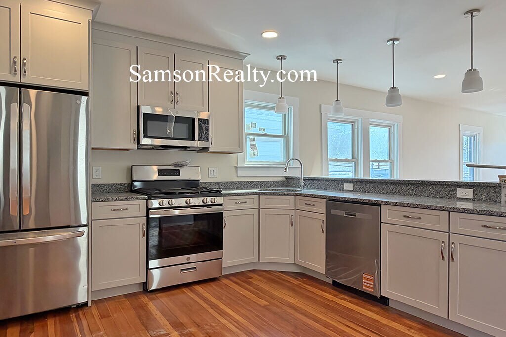 Building Photo - 178 Hillside Ave