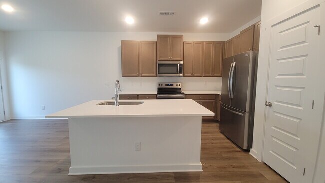 Building Photo - Section 8 Accepted!!! "Discover Comfort and Style: 3-Bed, 2.5-Bath Gem with Granite Elegance in H...