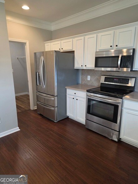 Building Photo - 2432 Black Forest Dr