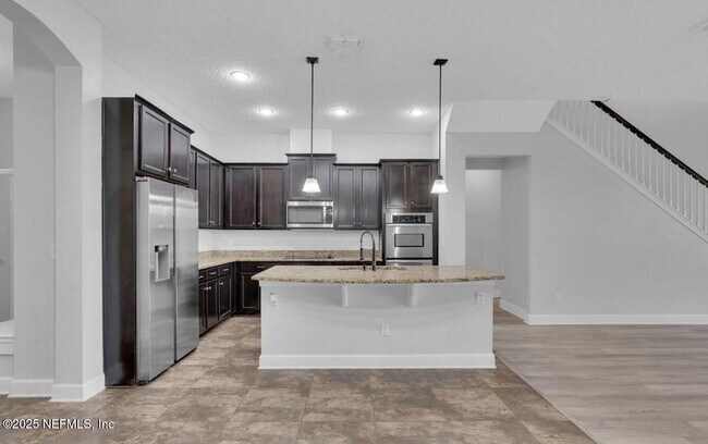 Building Photo - 4431 Vista Point Ln