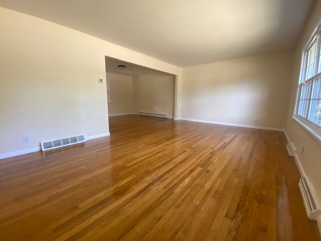 Building Photo - 220 Garland Dr