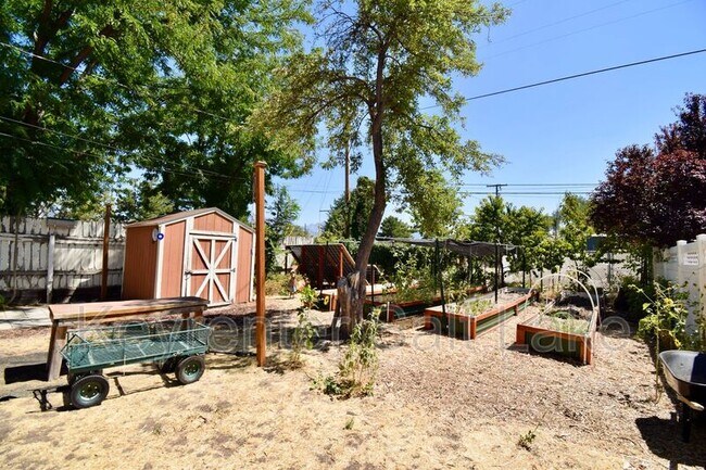 Building Photo - 21 Hartwell Ave