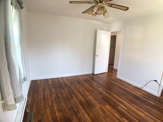 Building Photo - Great space in Rockville!