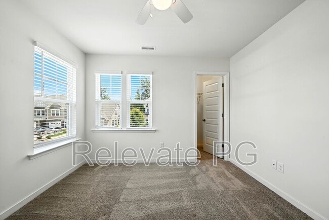 Building Photo - 9893 Honeybee Dr