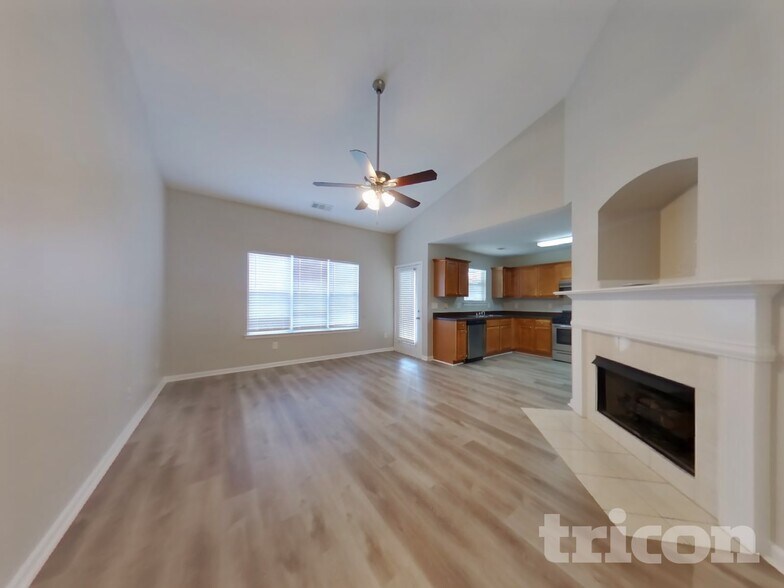 Building Photo - 68 Camden Way