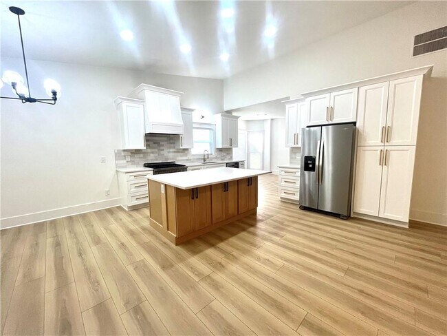 Building Photo - 2894 Sterling Dr NW