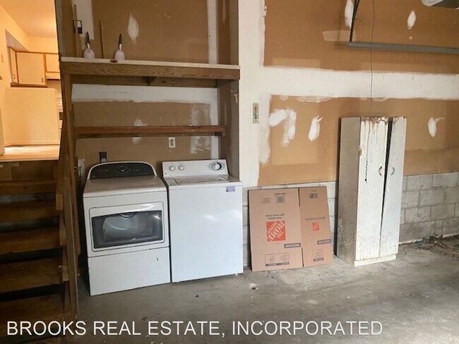 Building Photo - 3 br, 2 bath House - 116 Sharps Road