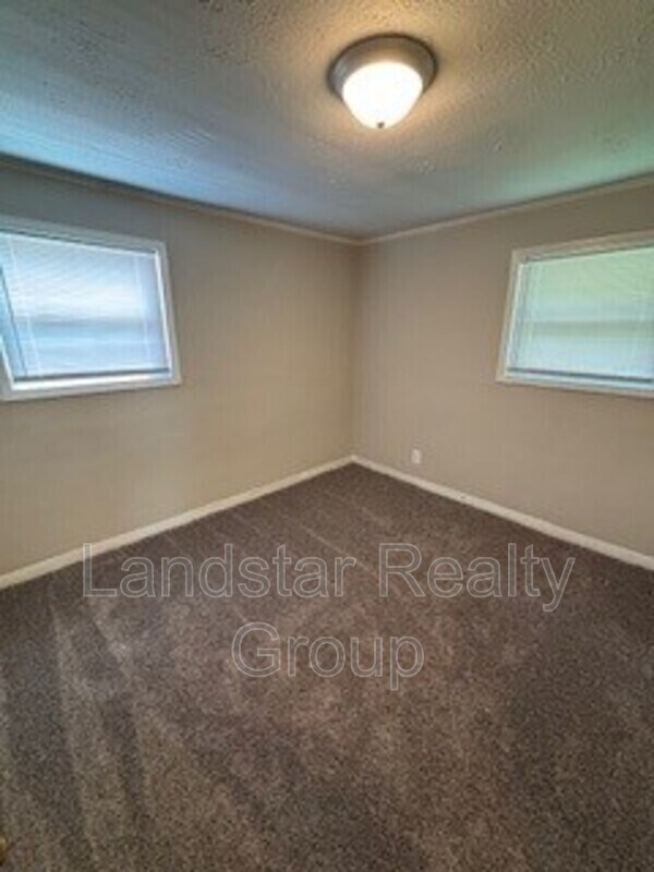 Building Photo - 4714 Seville Dr