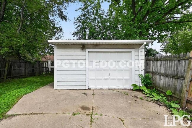 Building Photo - 4406 Asbury Dr