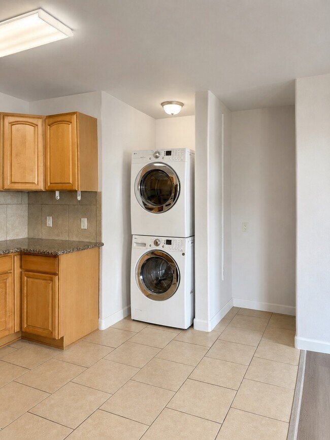 Building Photo - 4534 Edgewood Pl